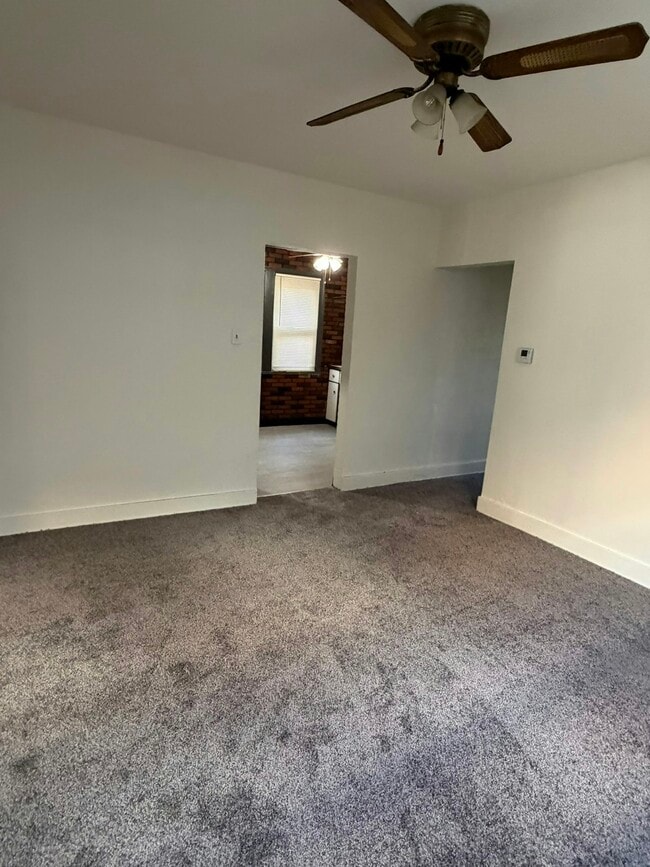 Building Photo - 3817-3819 Brighton Road, Unit 3819