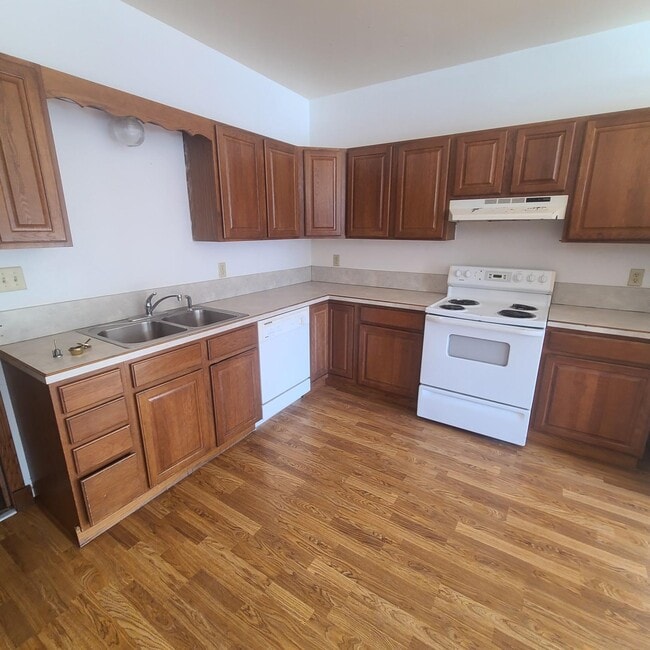 Building Photo - 218 W Central Ave