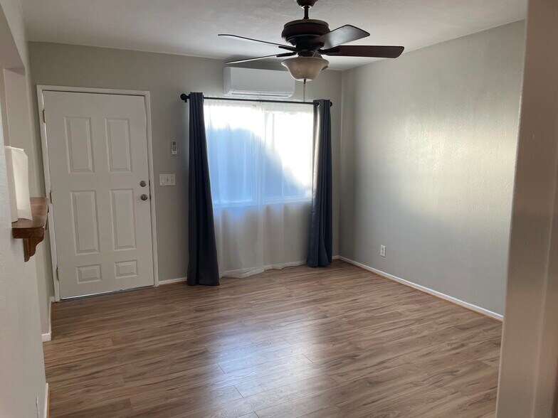 Building Photo - 3918 Christina Rd