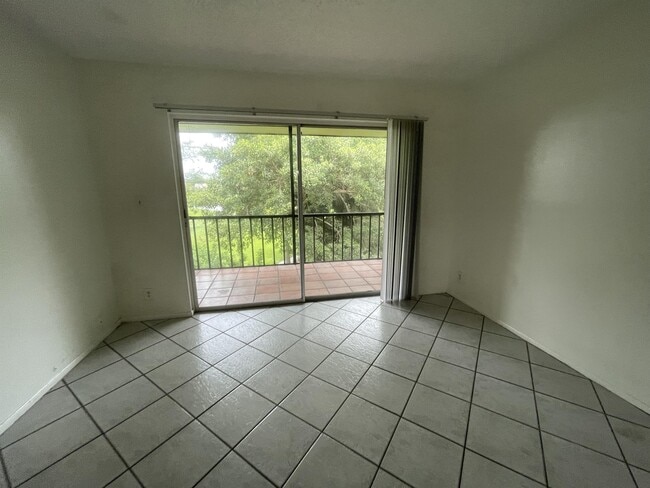 Building Photo - 7820 S Colony Cir