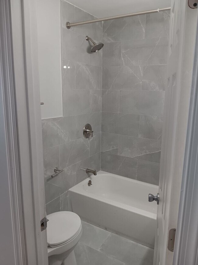 Building Photo - 2036 N Gratz St