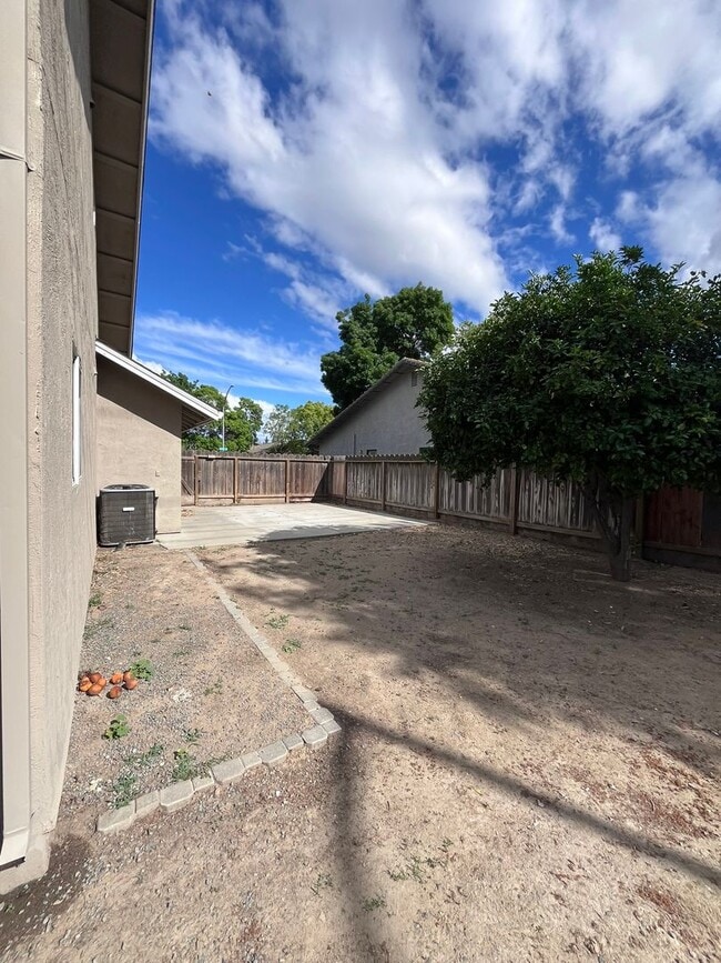 Building Photo - No Deposit