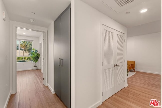 Building Photo - 1759 N Gower St