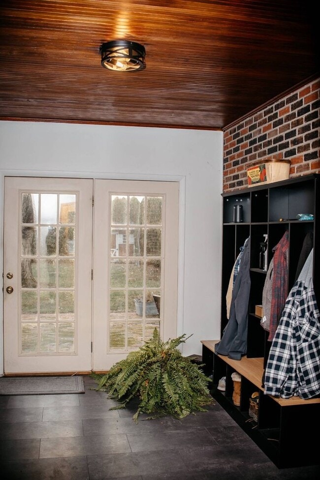 Building Photo - 130 N Grant St