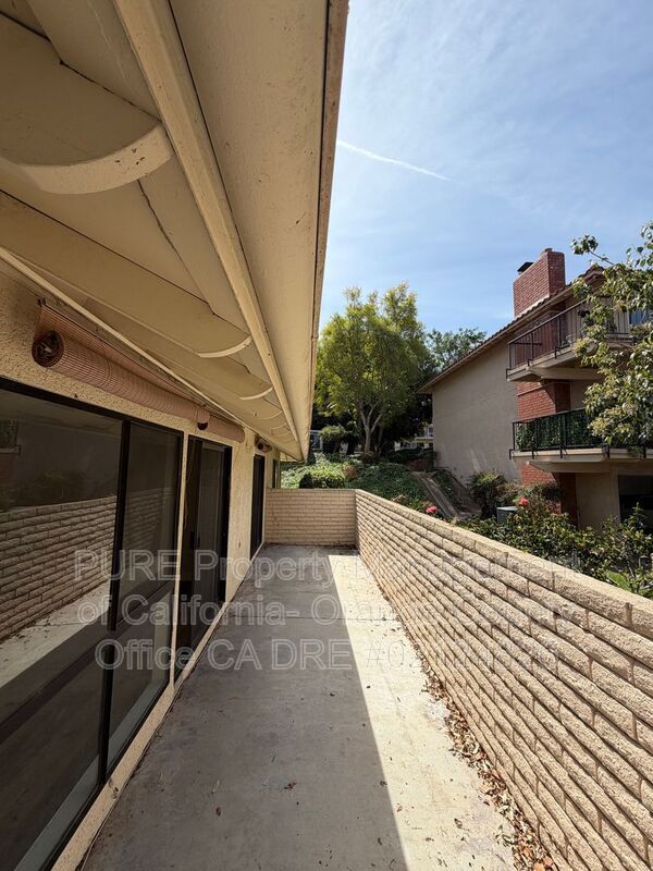 Building Photo - 3107 Via Serena S