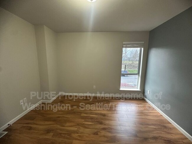 Building Photo - 2327 S I St