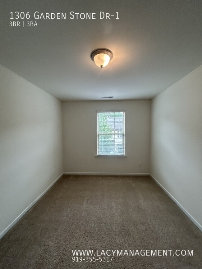 Building Photo - 1306 Garden Stone Dr