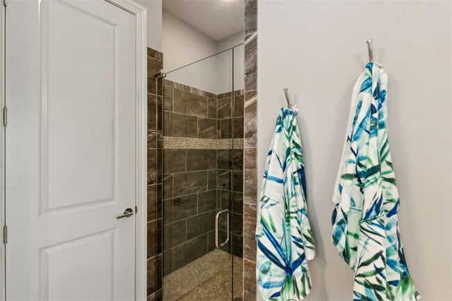 Building Photo - Luxury Living in exclusive and gated Oyste...