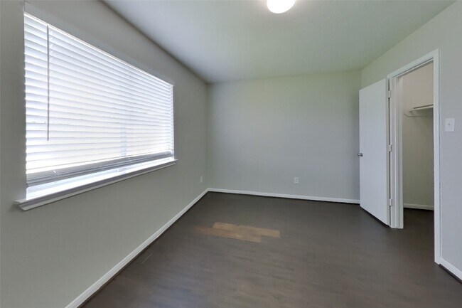 Building Photo - 12230 Scarlet River Dr