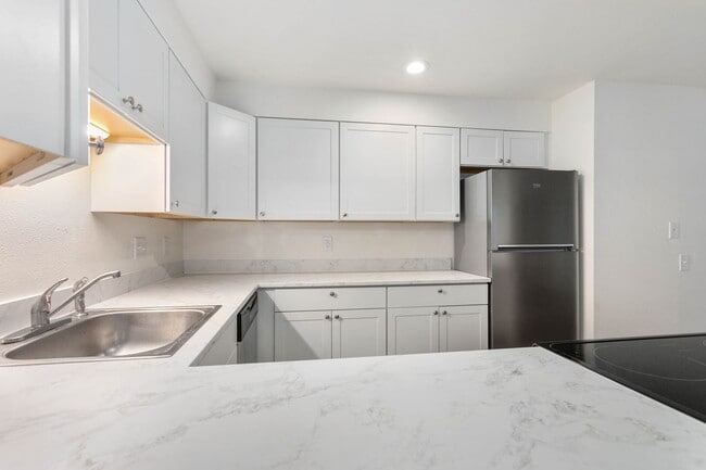 Interior Photo - Glacier Park Apartments