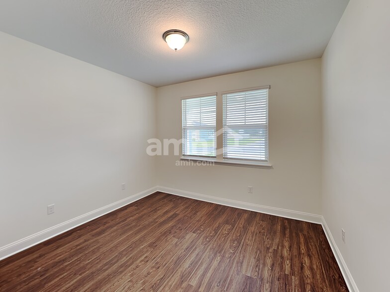 Building Photo - 12 S Forest Creek Dr