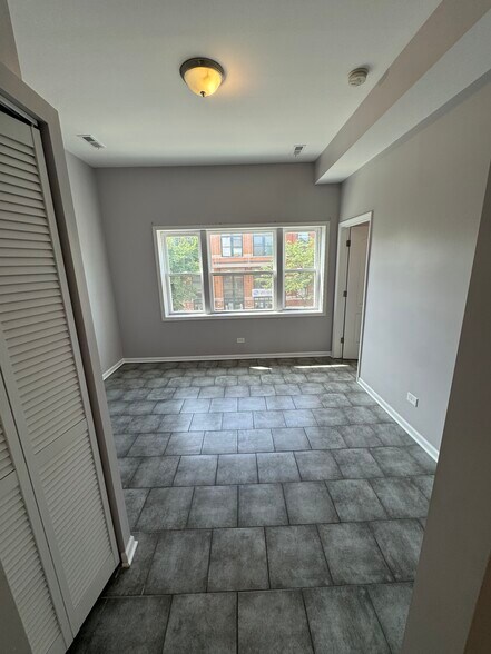 Building Photo - 2152 W 19th St