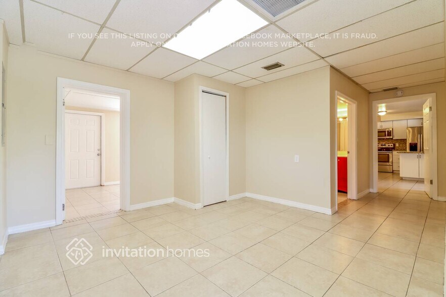 Building Photo - 11018 102nd Ave N