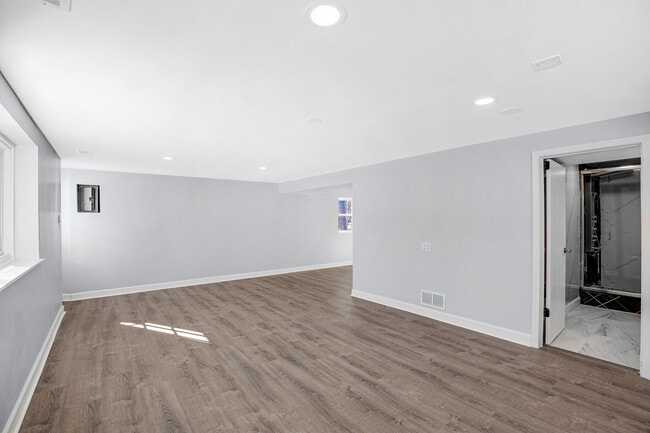 Building Photo - 16779 92nd Ave