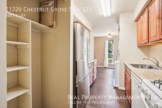 Building Photo - 11220 Chestnut Grove Square