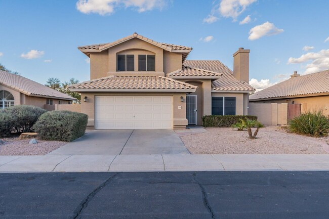 Building Photo - Stunning Tempe Home with Private Pool