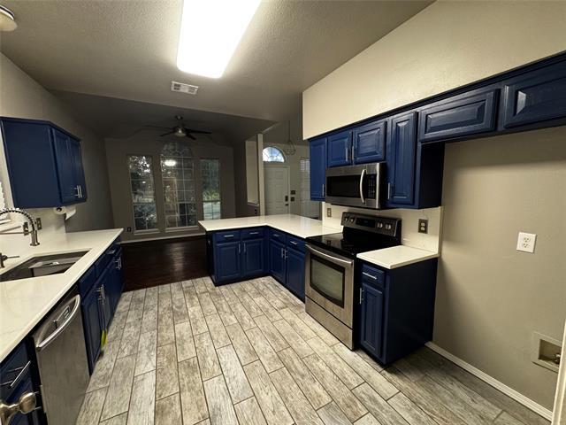 Building Photo - 1365 W Branch Hollow Dr