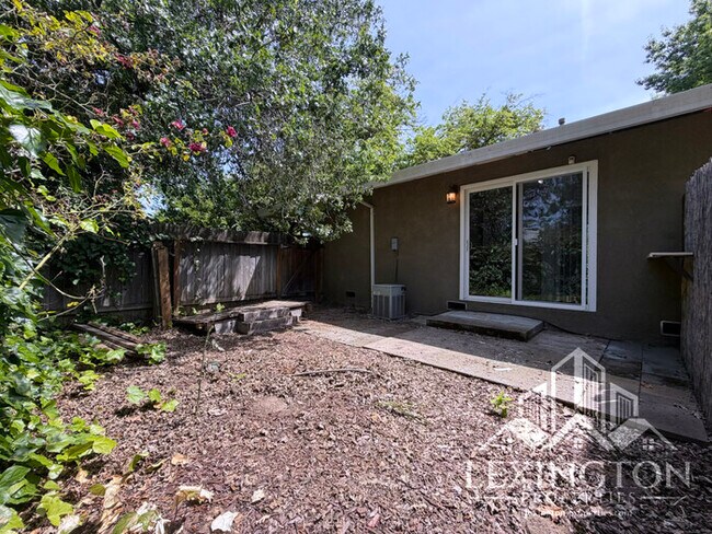 Building Photo - Gorgeous, 2BD/1BA, Condo in the Villaggio Community off Madison Ave. and Auburn Blvd.!