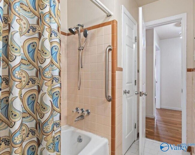Building Photo - 3809 Saturn Dr SW