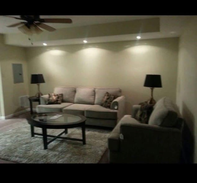 Building Photo - 1717 Locust Ave