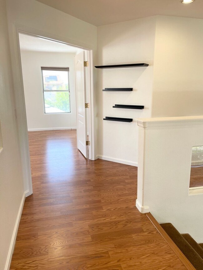 Building Photo - Stunning 4 Bedroom/2.5 Bath Home In Phoeni...