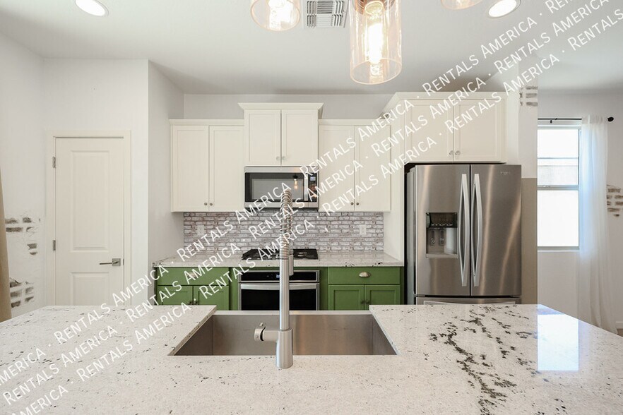 Building Photo - 33948 Beeblossom Trl