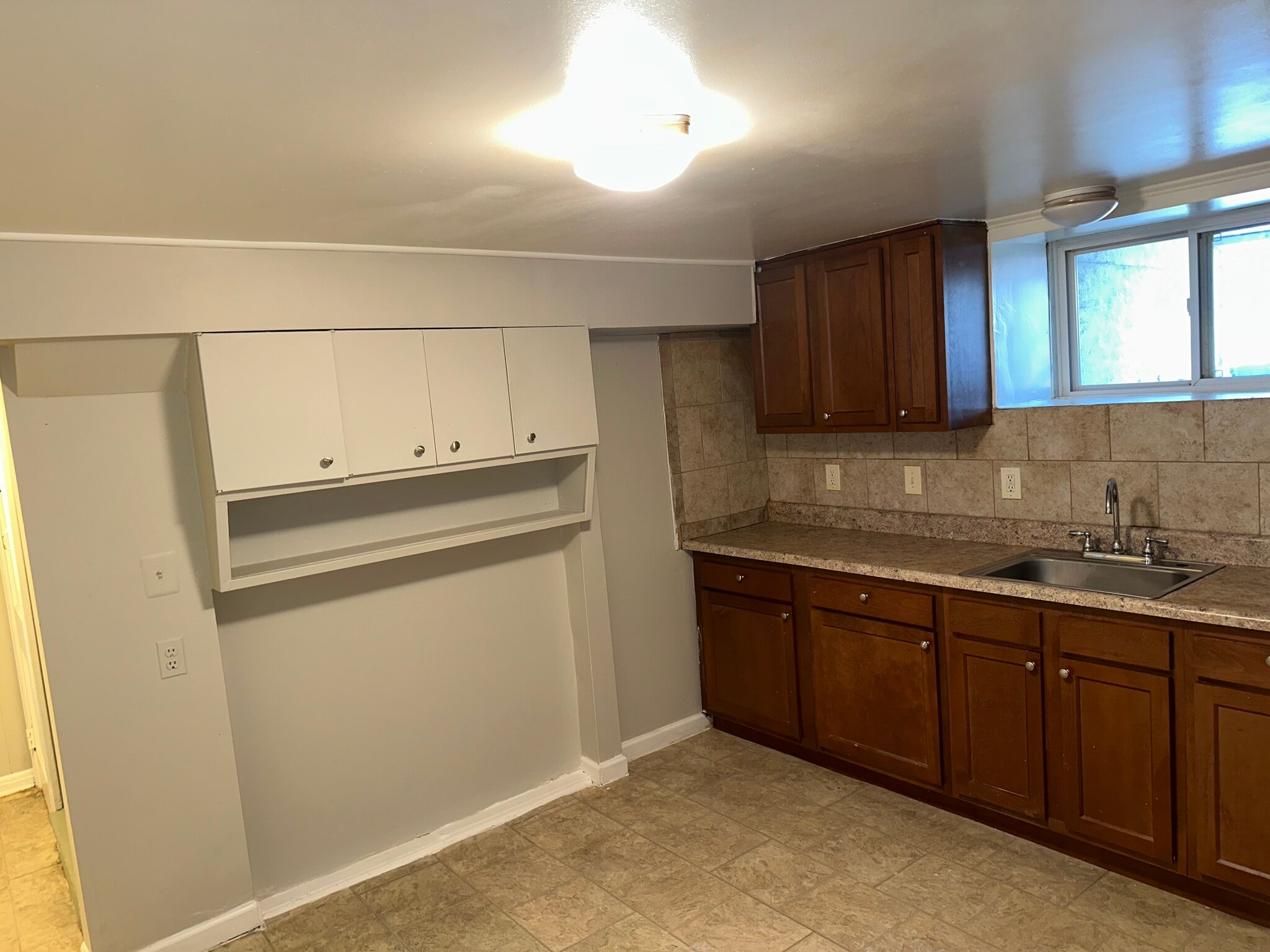 Building Photo - 604 Quail St