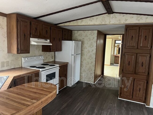 Building Photo - 92 Matt's Ln