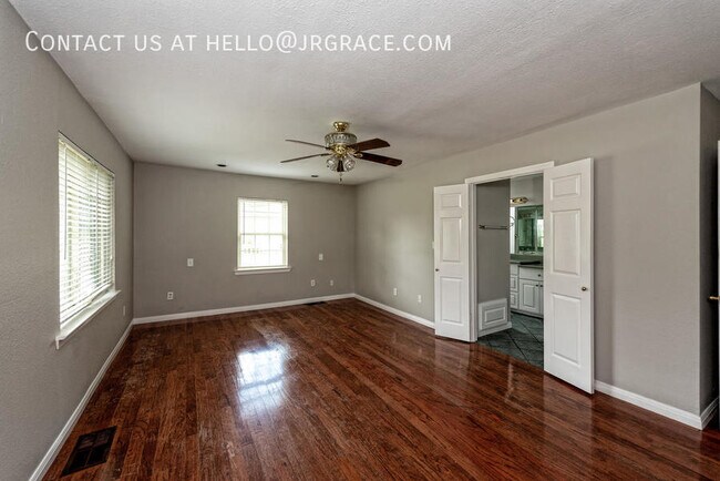 Building Photo - 525 W 4th St