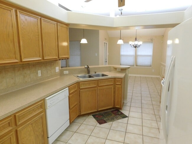 Building Photo - 3201 Nacogdoches Dr