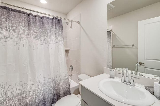 Building Photo - 723 Williams Wy