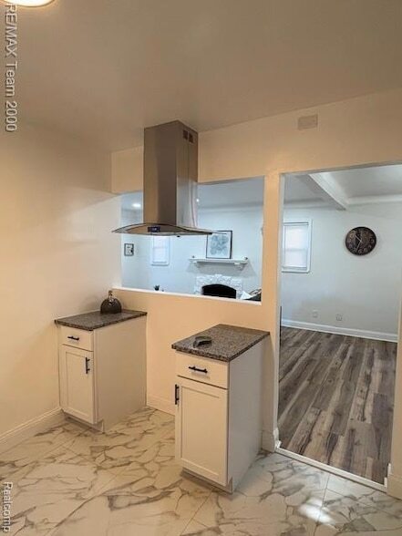 Building Photo - 5066 Bedford St