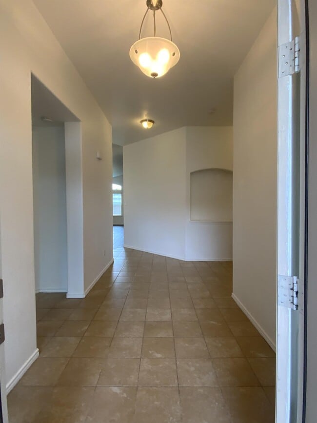 Building Photo - 6709 Mustang Creek Rd