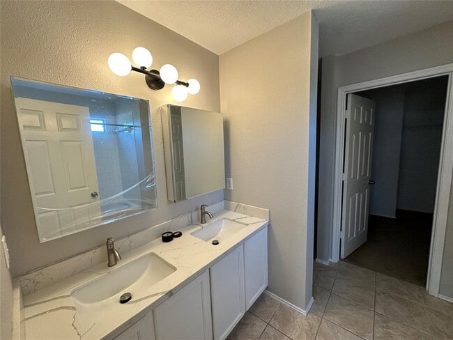 Building Photo - 14943 Sugar Peak Dr