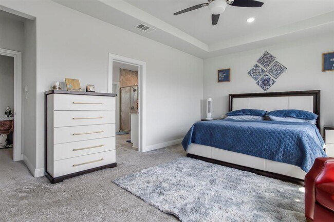 Building Photo - 4651 Katherine Dr