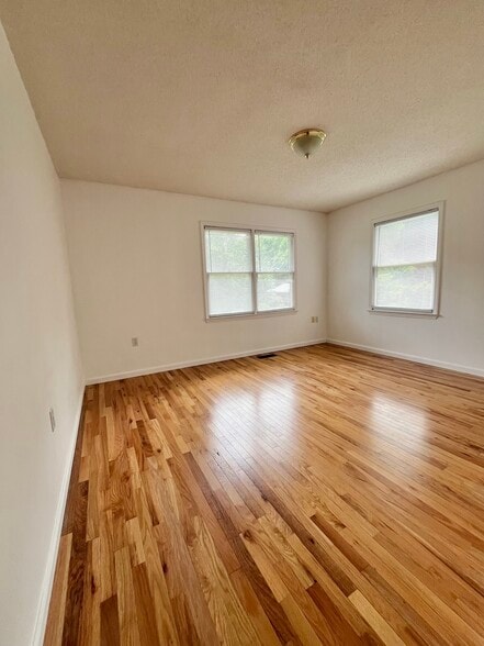 Building Photo - 28 Brown Hollow Ln