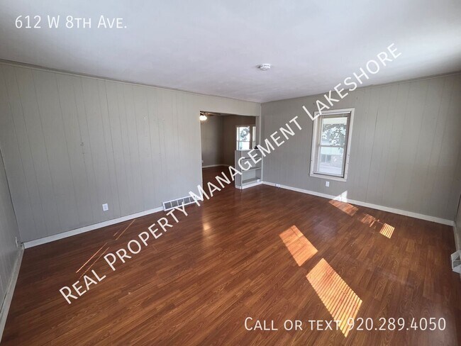Building Photo - 612 W 8th Ave