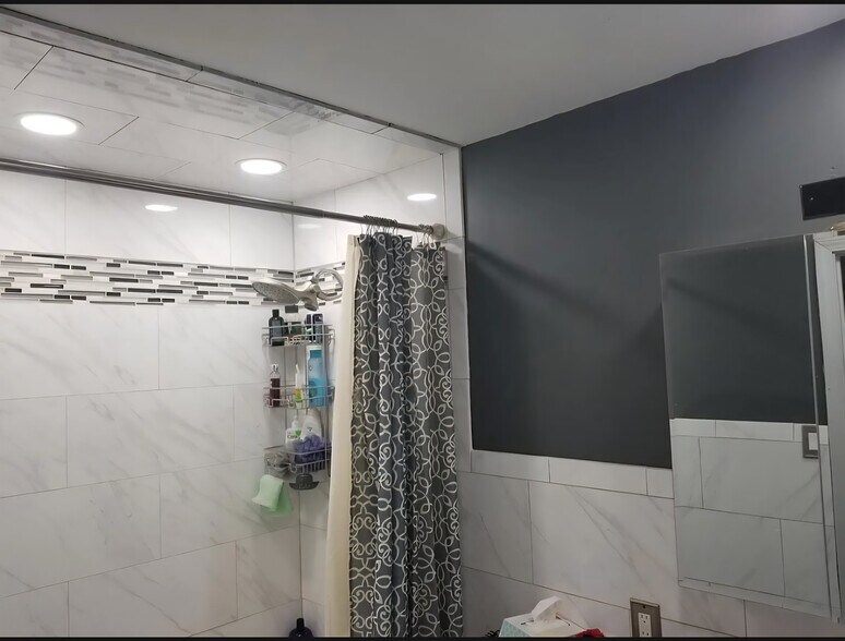 Building Photo - 3636 Reavis Barracks Rd