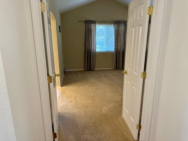 Building Photo - 15325 SW Widgeon Ct