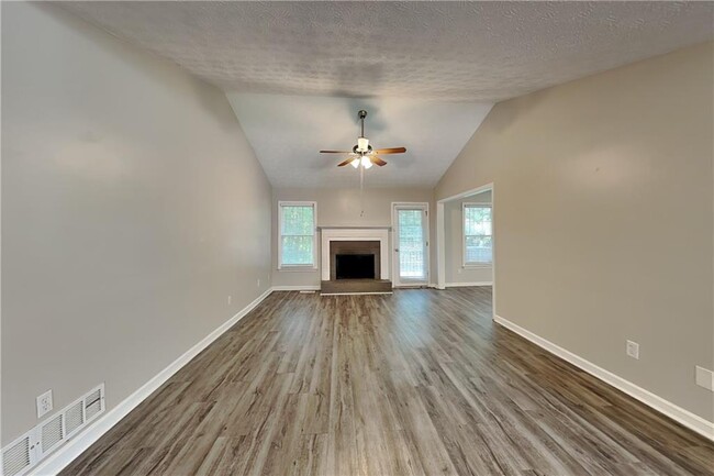 Building Photo - 312 Sterling Trail
