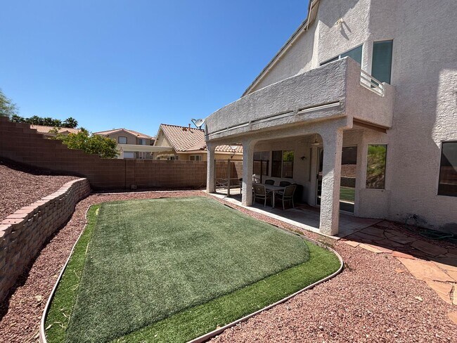 Building Photo - Elegant 4Bed/5Bath/3Car gated residence located near Silverado Ranch