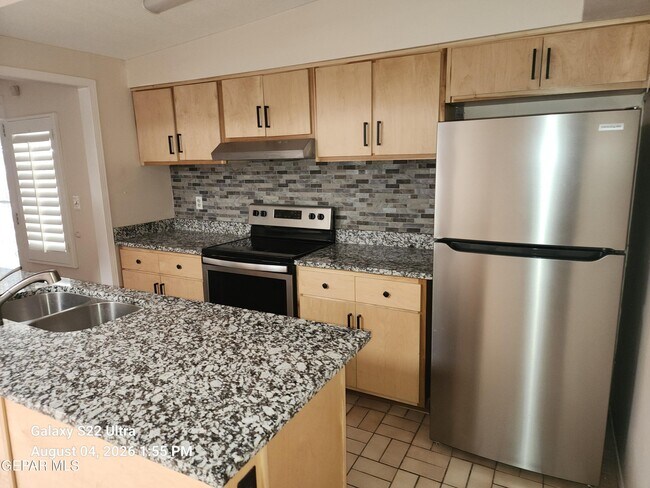 Building Photo - 10101 Renfrew Dr