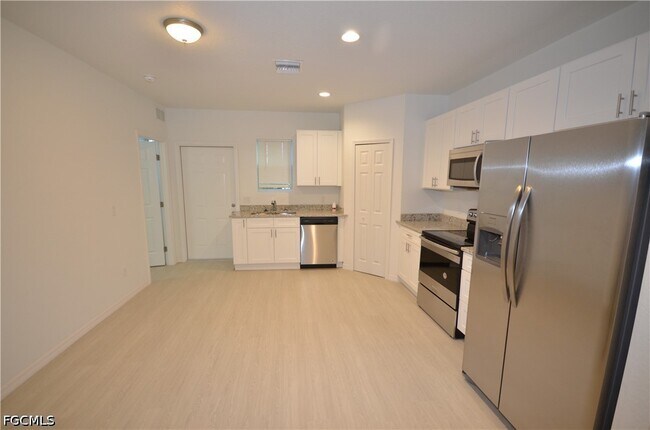 Building Photo - 3303 Armstrong Ct