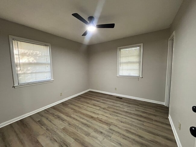 Building Photo - 745 Rustland Dr