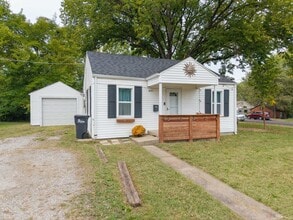 Building Photo - Adorable Cape Cod Charmer Available For Rent!