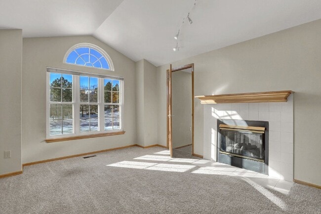 Building Photo - 110 Balmoral Way