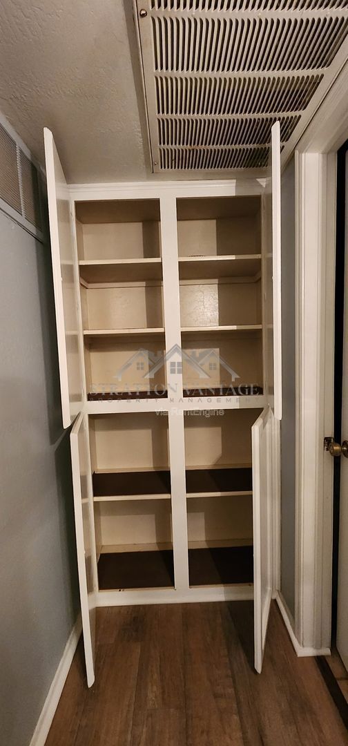 Building Photo - 3031 N Civic Center Plaza