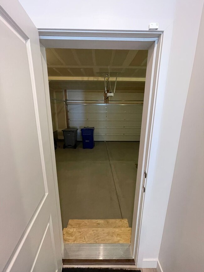 Building Photo - HUGE Townhome For Rent in Saratoga Springs!!