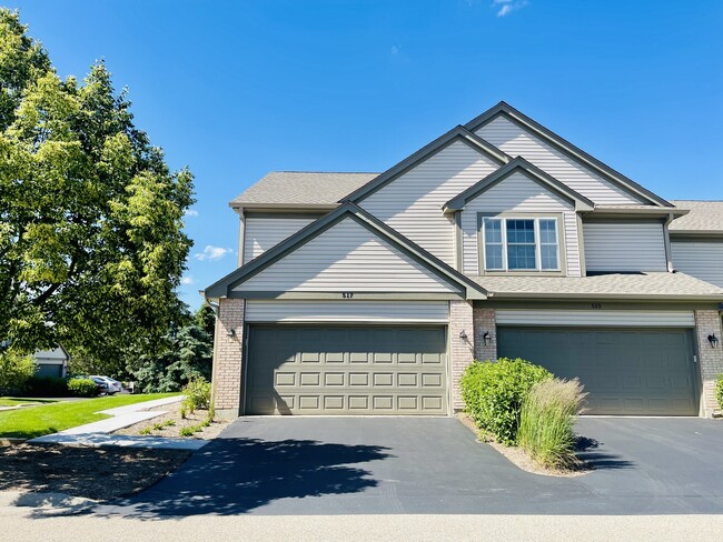 Building Photo - 517 Willow Way