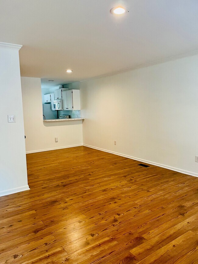 Building Photo - 122 Winners Cir